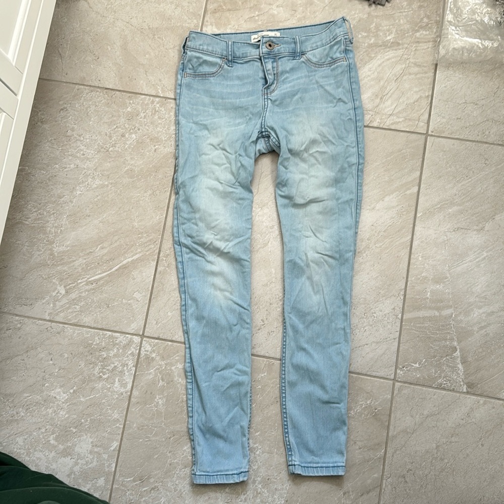Abercrombie kids light wash skinny jeans - size 14